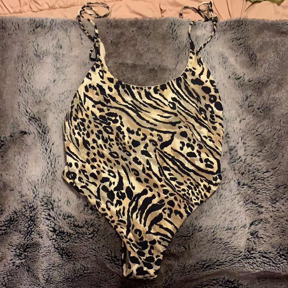 Billabong wild waves one piece zebra print